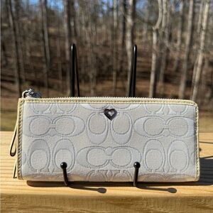 Coach Poppy Madison Signature Logo Zip Around Accordion Continental Long Wallet